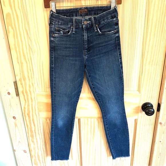 MOTHER The Looker Ankle Fray Jeans in Invitation Only Wash. Size. 25. - Picture 2 of 16